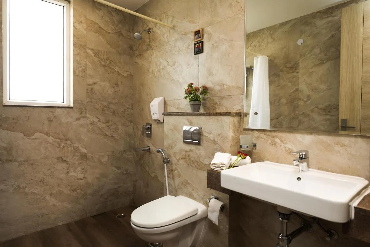 Otel Silver Oak Near Medanta Medicity Gurgaon