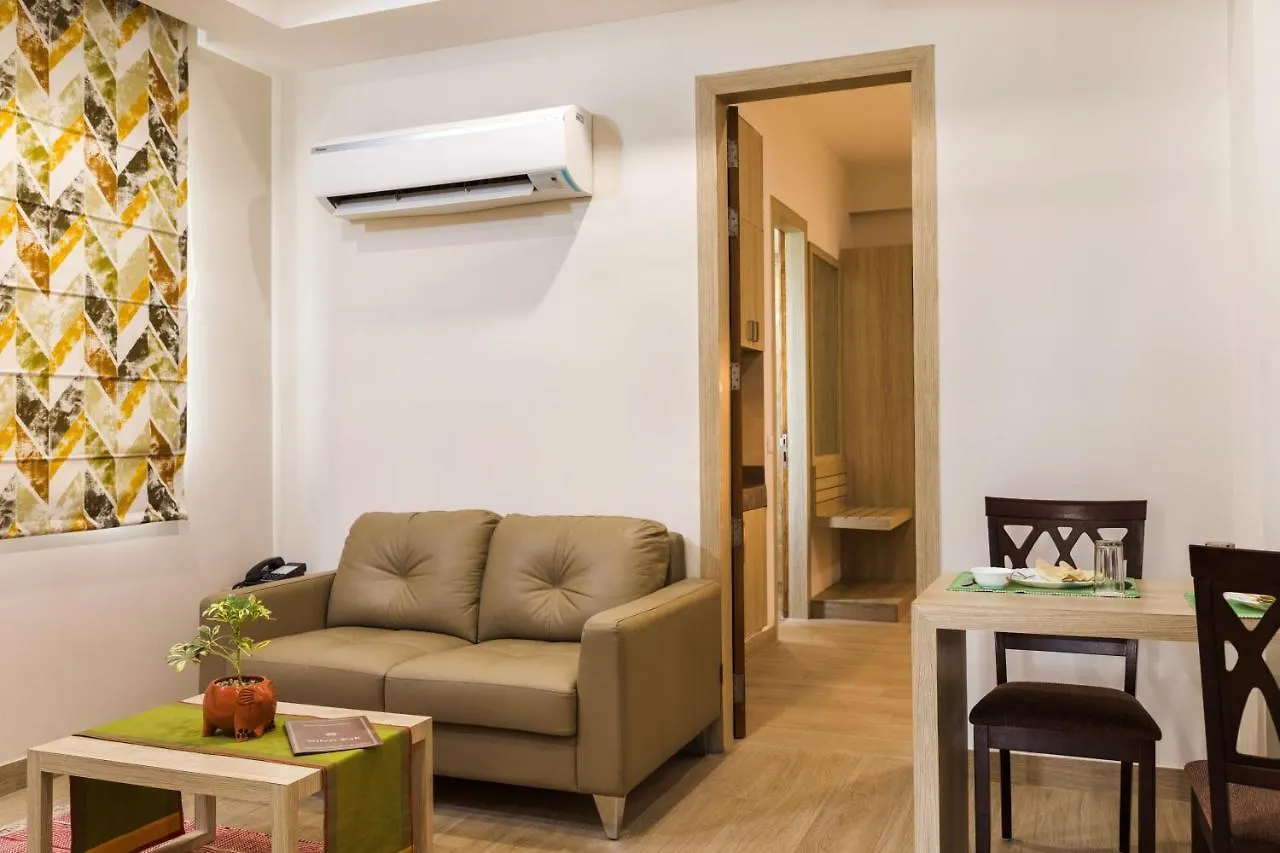 Silver Oak Near Medanta Medicity Gurgaon 3*,  Hindistan