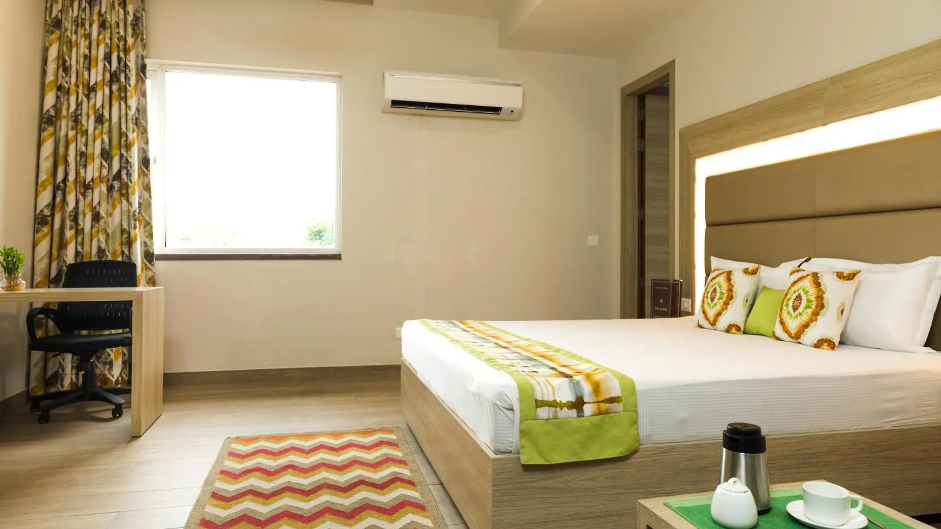 Silver Oak Near Medanta Medicity Gurgaon Hindistan